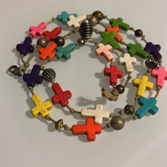 Bracelet with colourful little crosses. - Picture 2 of 3